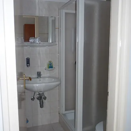 Kastelyszallo Szarkavar 3*