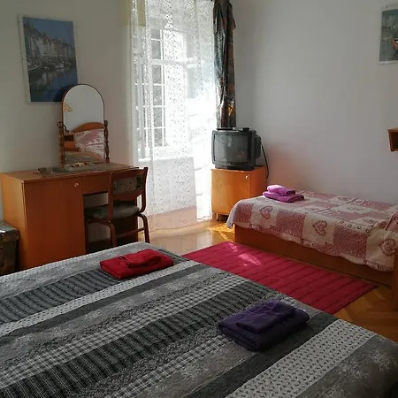 Kastelyszallo Szarkavar 3*